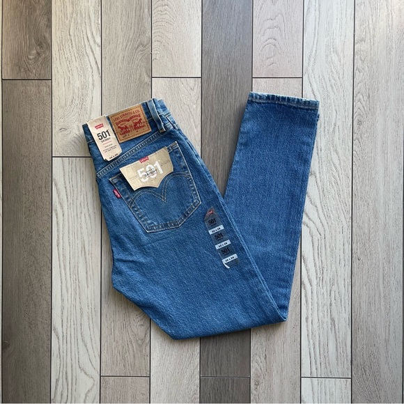 Levi's 501 Blue Straight Jeans Classic Fit - Picture 1 of 6